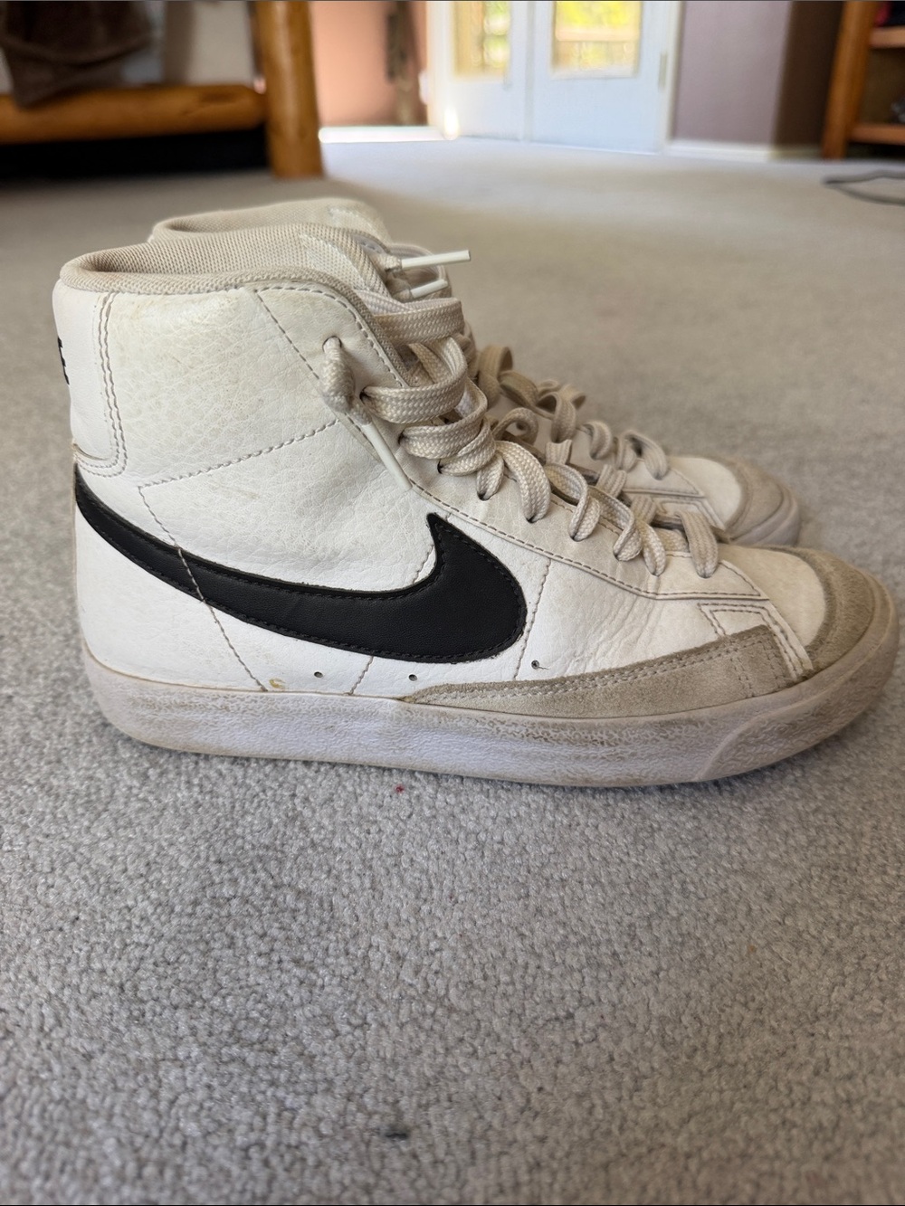 Nike Girls Blazers 5Y High-Top Sneakers with Black Swoosh